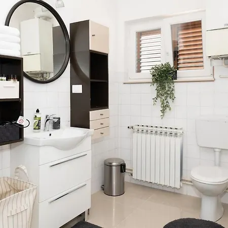 Apartmán Big And Comfortable Rosmarino Brodarica (Sibenik-Knin)