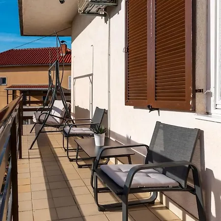 Big And Comfortable Rosmarino *