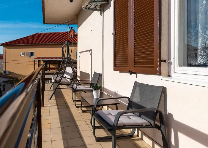 Big And Comfortable Rosmarino