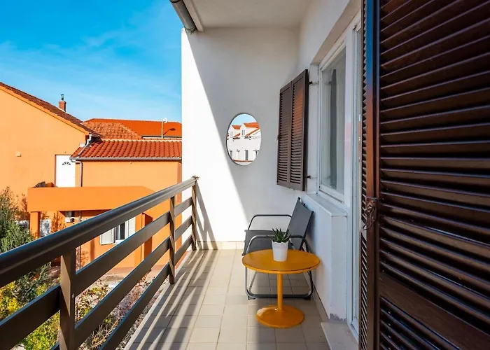 Big And Comfortable Rosmarino *